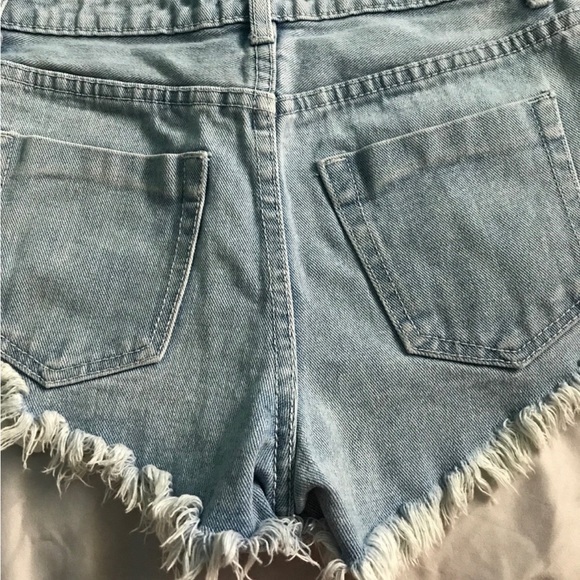 Shorts - Picture 3 of 4